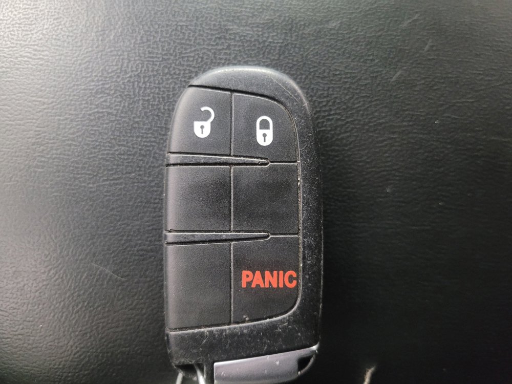 Used 2020 Dodge Journey SE FWD image 32