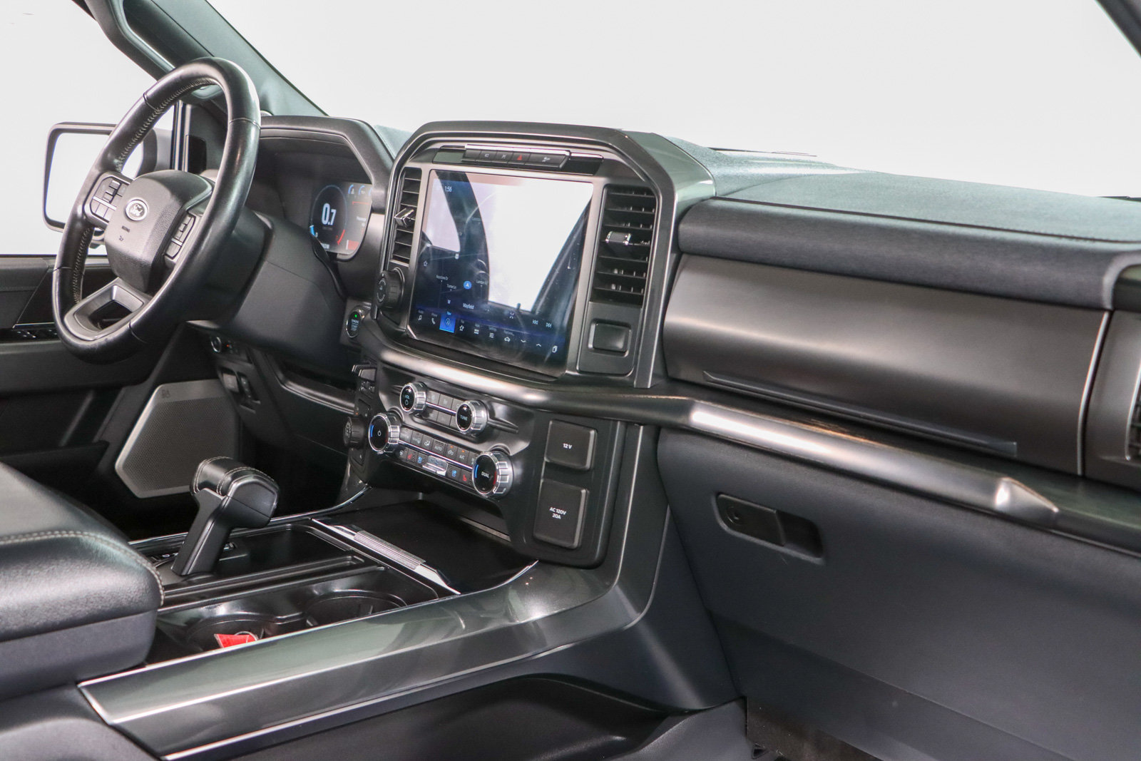 Used 2022 Ford F150 Lariat w/ Equipment Group 502A High AWD/4WD image 29