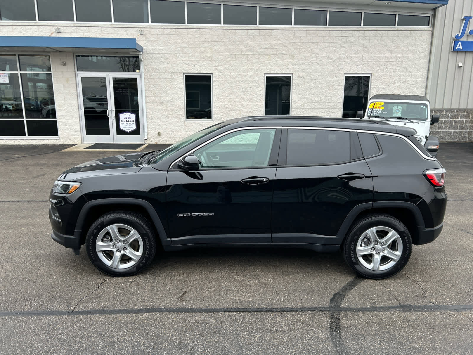 Used 2023 Jeep Compass Latitude w/ Convenience Group image 6