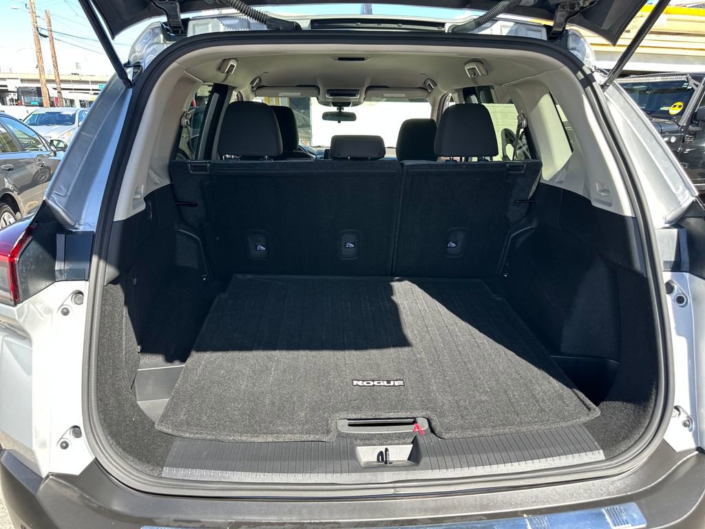 Used 2022 Nissan Rogue SV image 20