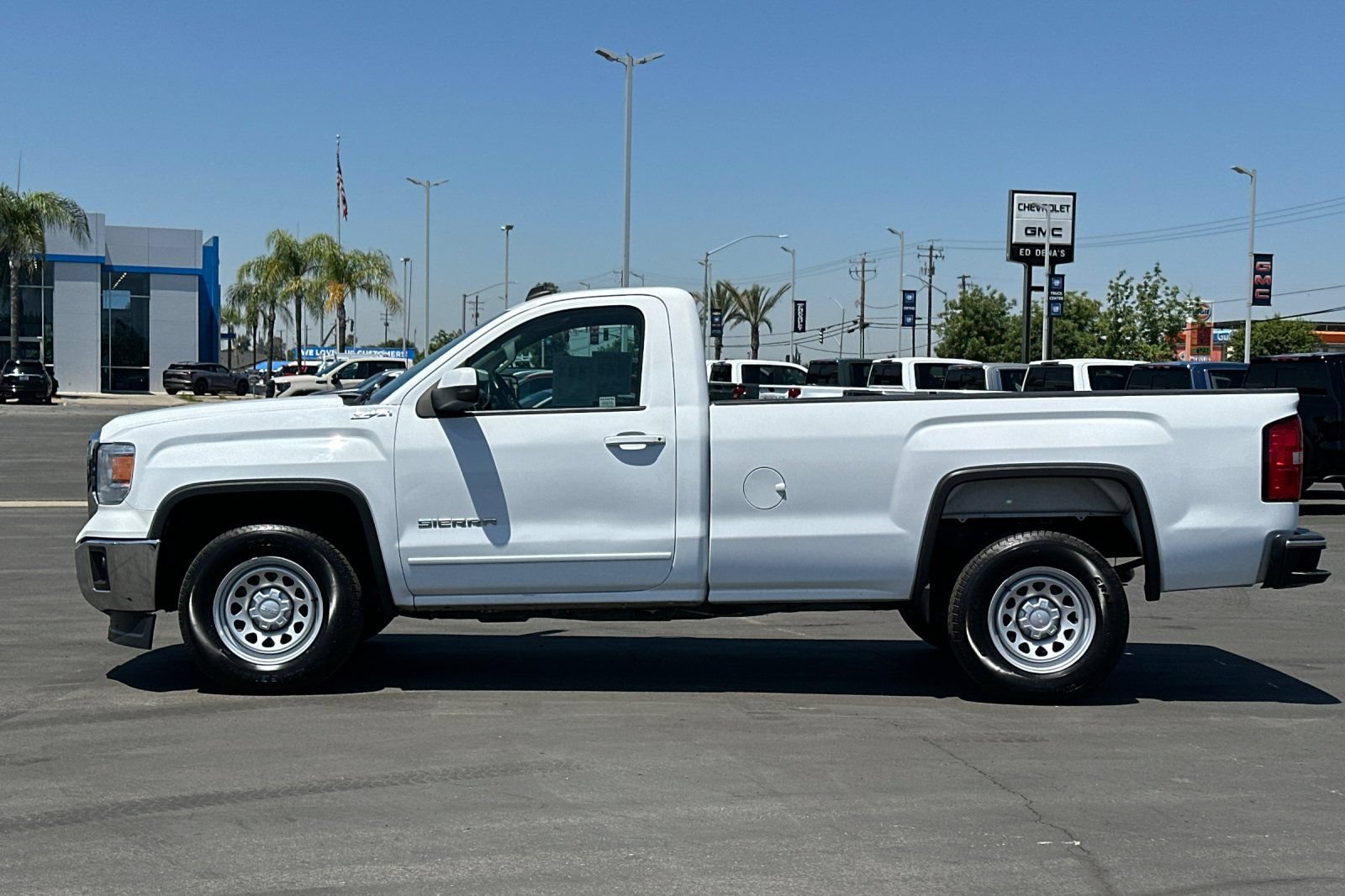 Used 2014 GMC Sierra 1500 SLE w/ Suspension Package, Off-Road RWD image 8