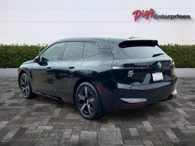 Used 2025 BMW iX xDrive50 AWD/4WD image 2