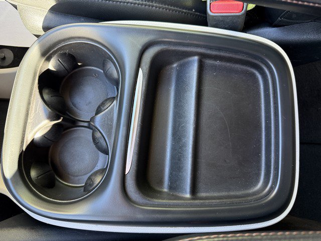 Used 2017 Chrysler Pacifica Touring-L FWD image 38