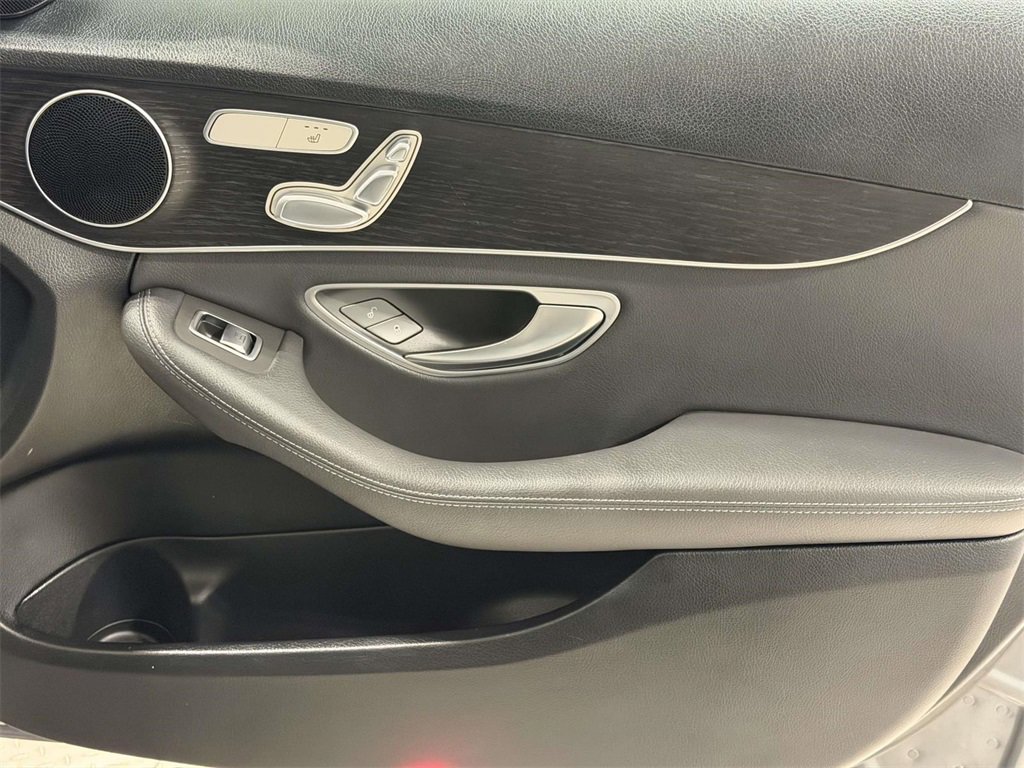 Used 2020 Mercedes-Benz C 300 4MATIC Sedan image 9
