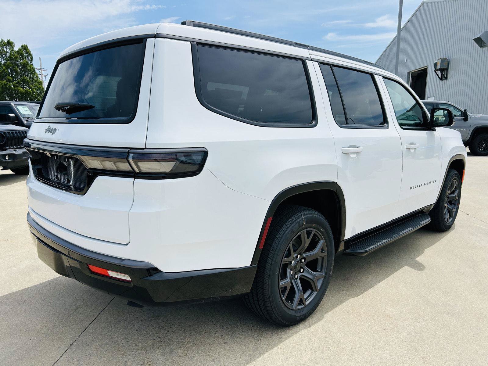 New 2026 Jeep Grand Wagoneer Limited AWD/4WD image 44