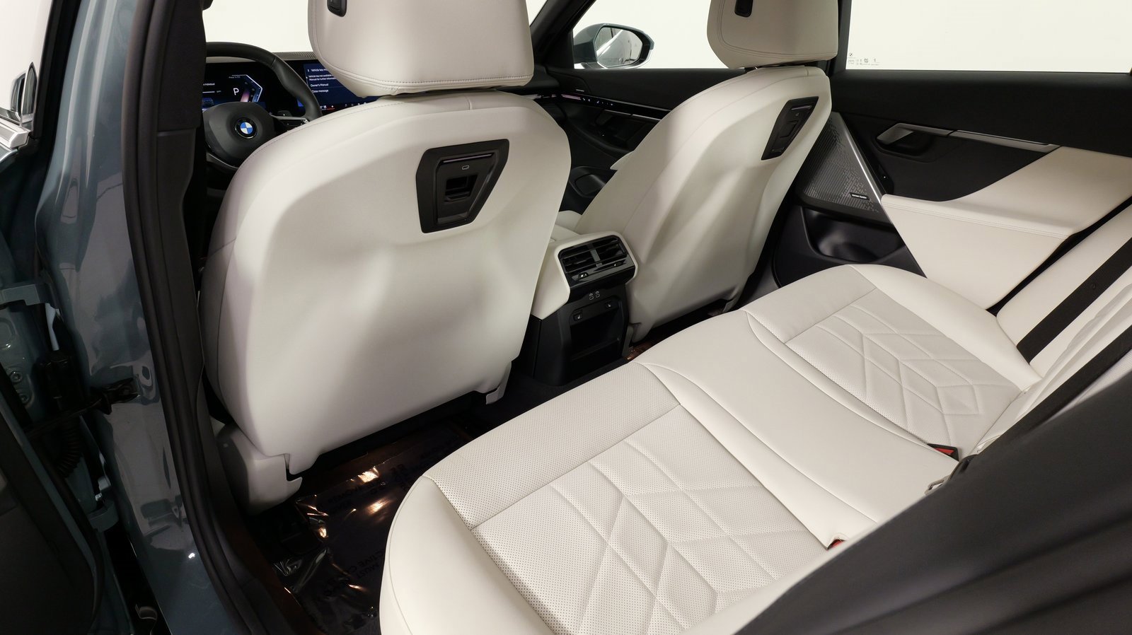 Used 2024 BMW 530i xDrive image 36