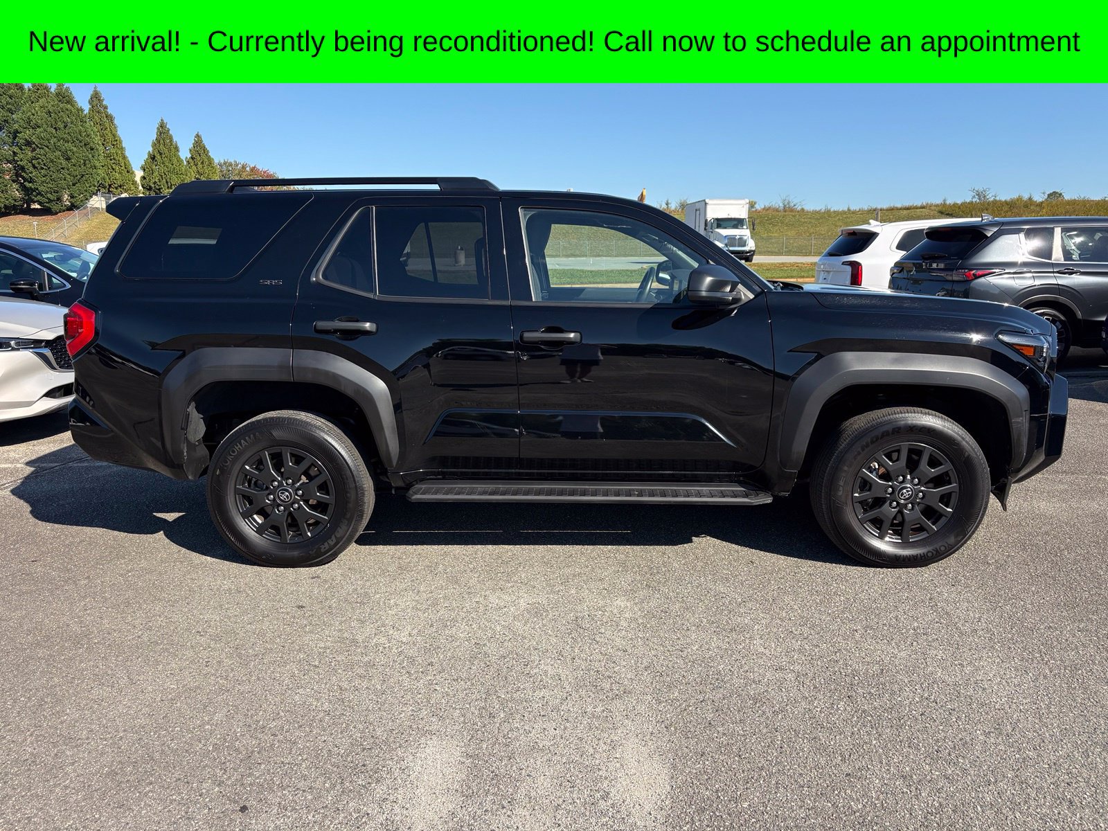 Used 2025 Toyota 4Runner SR5 AWD/4WD image 2