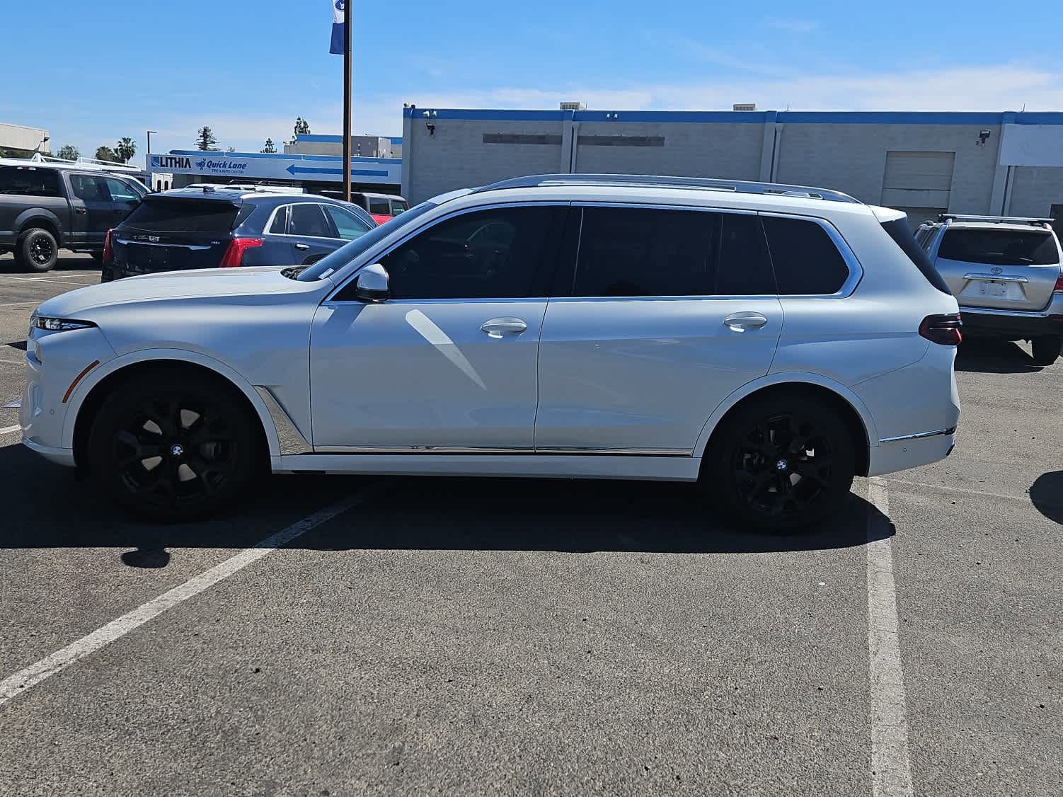 Used 2023 BMW X7 xDrive40i w/ Premium Package image 5