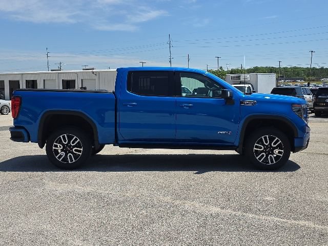 Used 2023 GMC Sierra 1500 AT4 w/ AT4 Premium Package AWD/4WD image 6