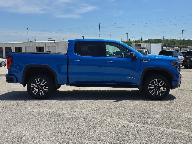 Used 2023 GMC Sierra 1500 AT4 w/ AT4 Premium Package AWD/4WD image 6