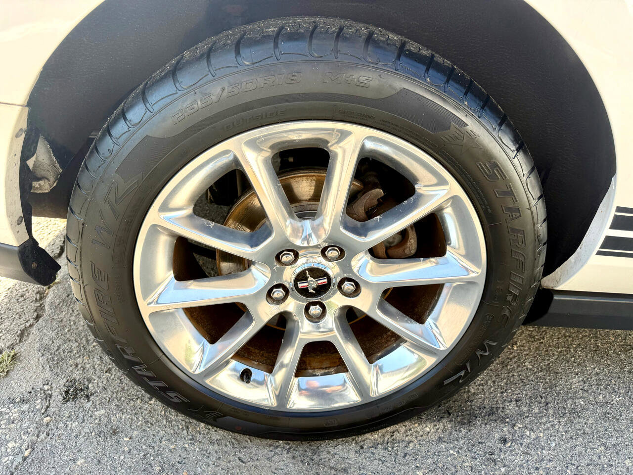 Used 2010 Ford Mustang Convertible image 12