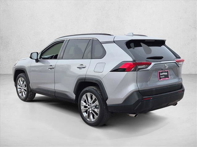 Used 2020 Toyota RAV4 XLE Premium FWD image 7