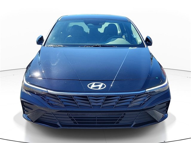 Used 2025 Hyundai Elantra Sport image 2