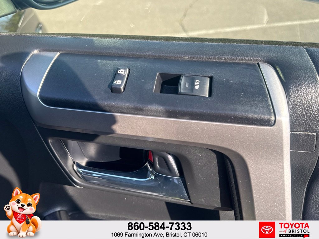 Used 2017 Toyota 4Runner SR5 AWD/4WD image 41