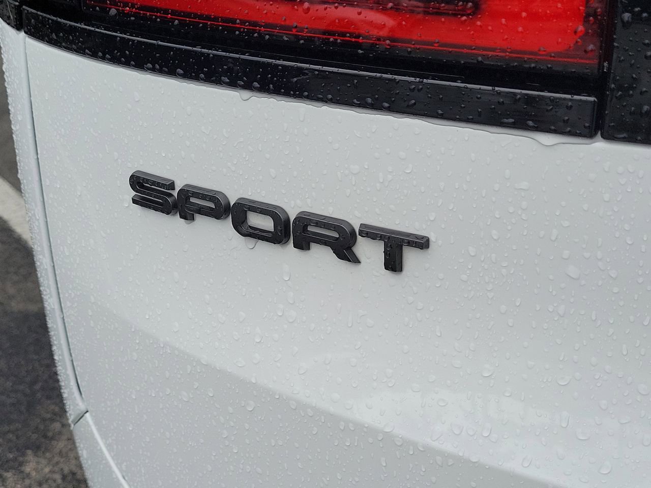 Used 2025 Land Rover Range Rover Sport SE image 7