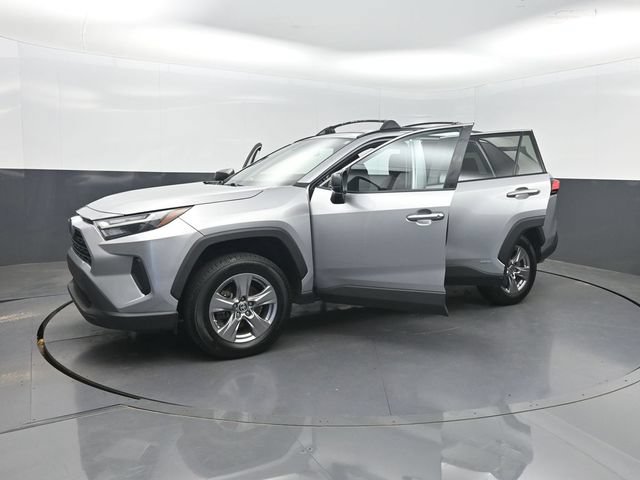 Used 2023 Toyota RAV4 LE AWD/4WD image 31