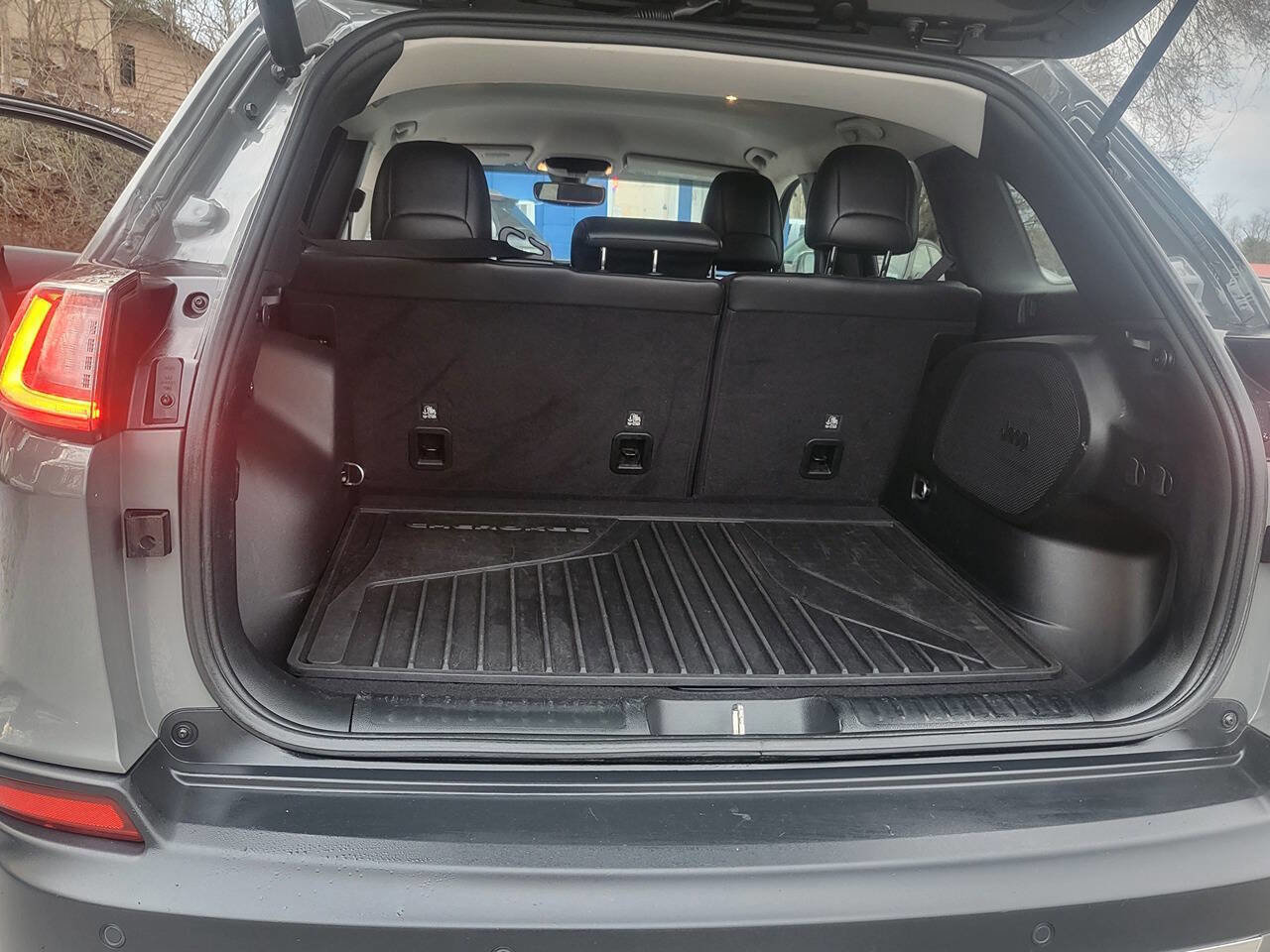 Used 2020 Jeep Cherokee Limited image 22