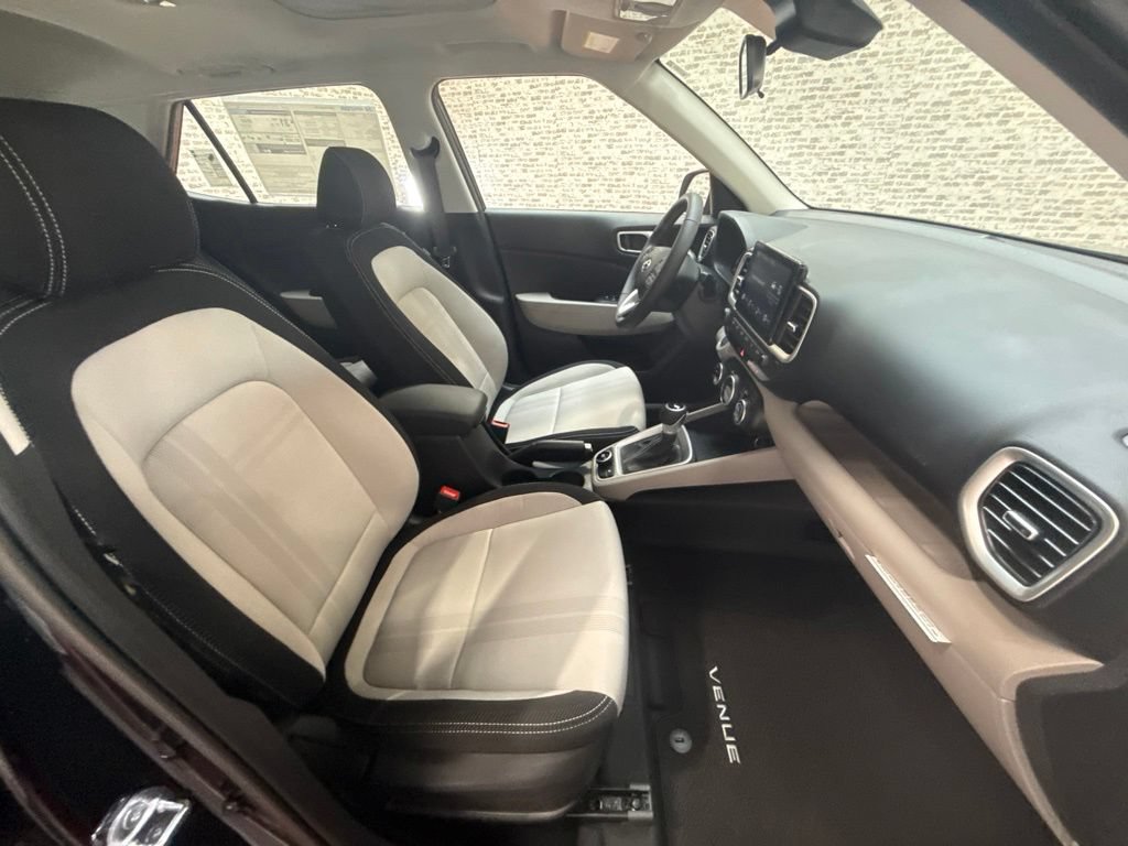 New 2026 Hyundai Venue SEL FWD image 12