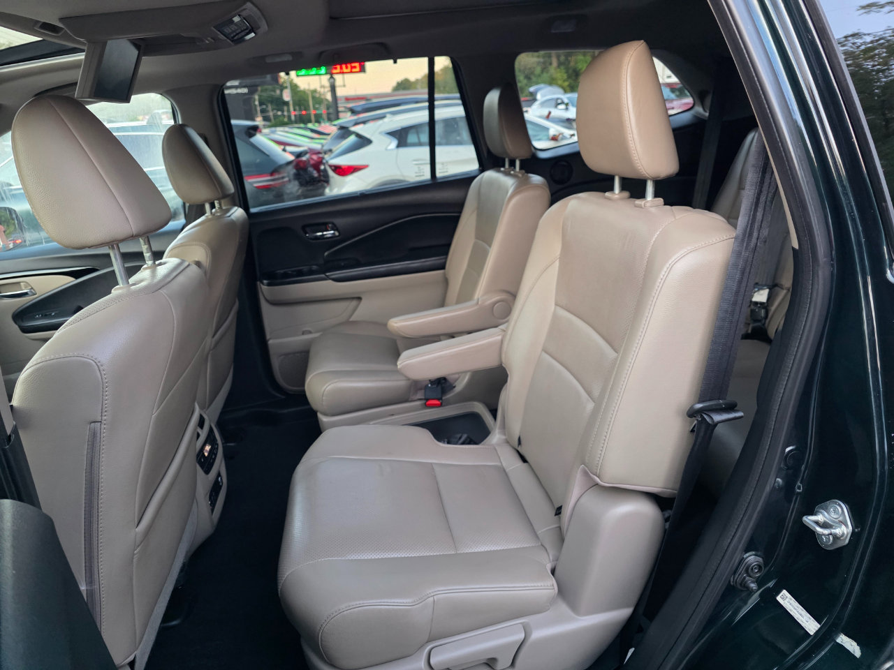 Used 2016 Honda Pilot Elite image 11