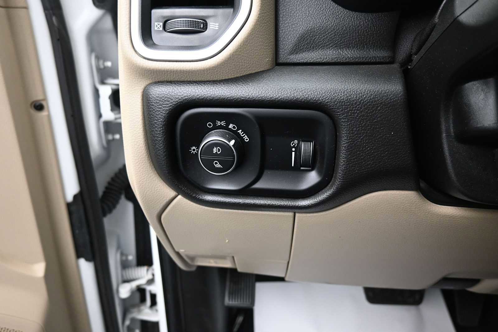 Used 2022 RAM 2500 Big Horn w/ Snow Chief Group AWD/4WD image 9