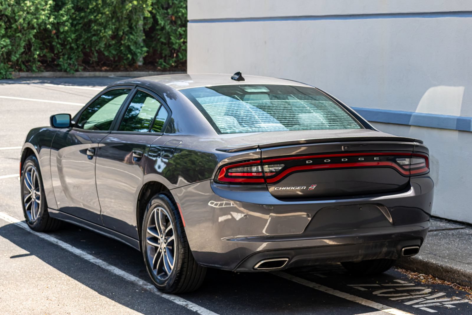 Used 2019 Dodge Charger SXT AWD/4WD image 4