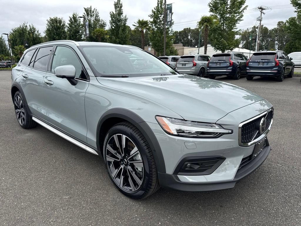 New 2026 Volvo V60 B5 Cross Country Ultra w/ Climate Package AWD/4WD image 8