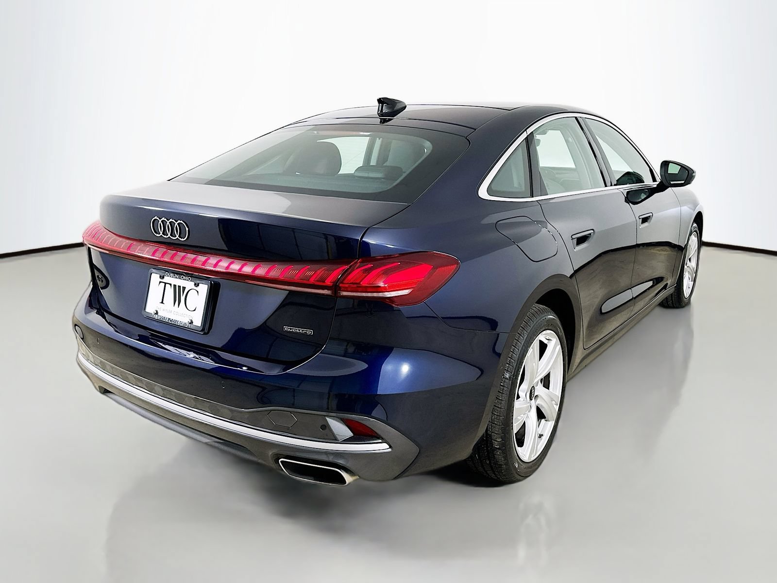 Used 2025 Audi A5 2.0T Premium w/ Premium Plus AWD/4WD image 5