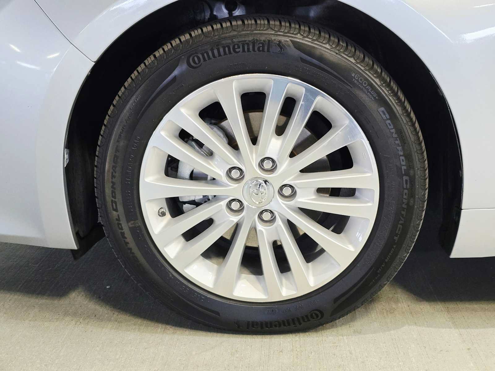 Used 2015 Toyota Avalon Limited FWD image 8