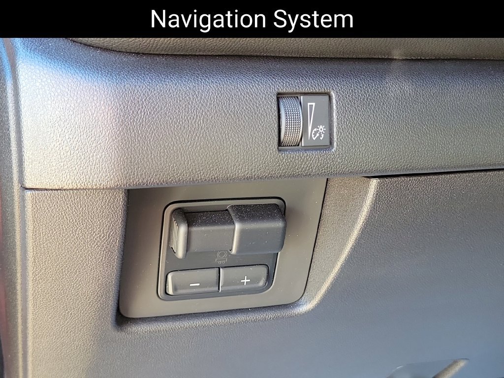 Used 2024 Chevrolet Colorado LT w/ LT Convenience Package II AWD/4WD image 13