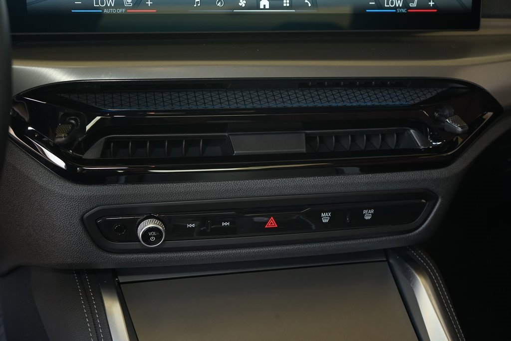 Used 2025 BMW M440i Coupe image 19