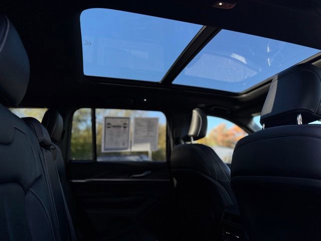 Certified 2024 Jeep Grand Cherokee Limited image 24