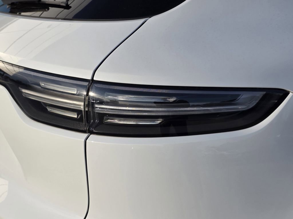 Used 2021 Porsche Cayenne GTS image 12