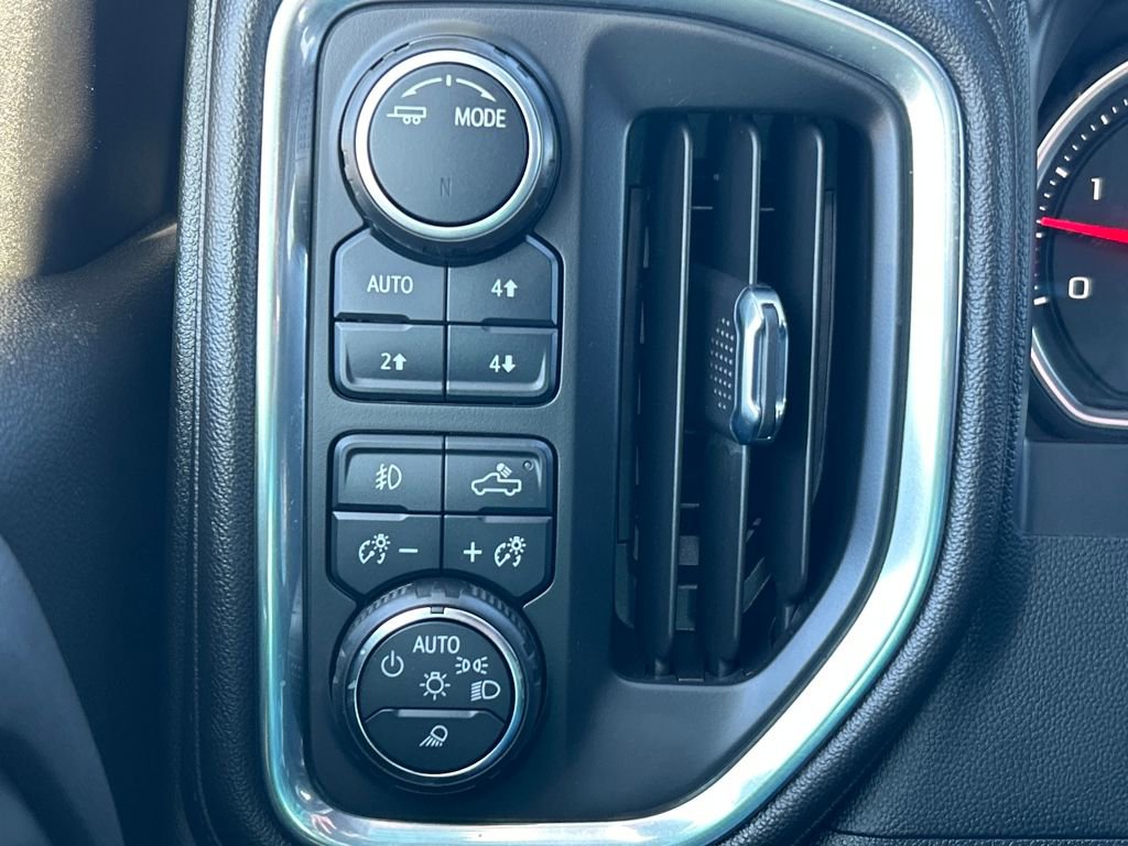 Used 2022 Chevrolet Silverado 3500 High Country w/ Safety Package II image 12