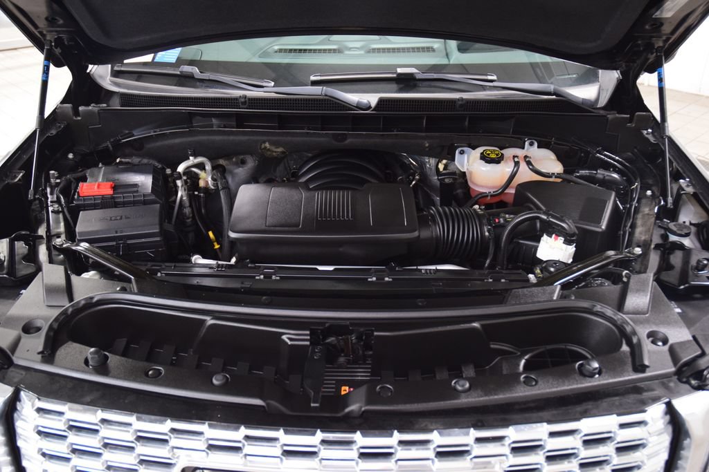 Used 2024 GMC Yukon XL Denali AWD/4WD image 32