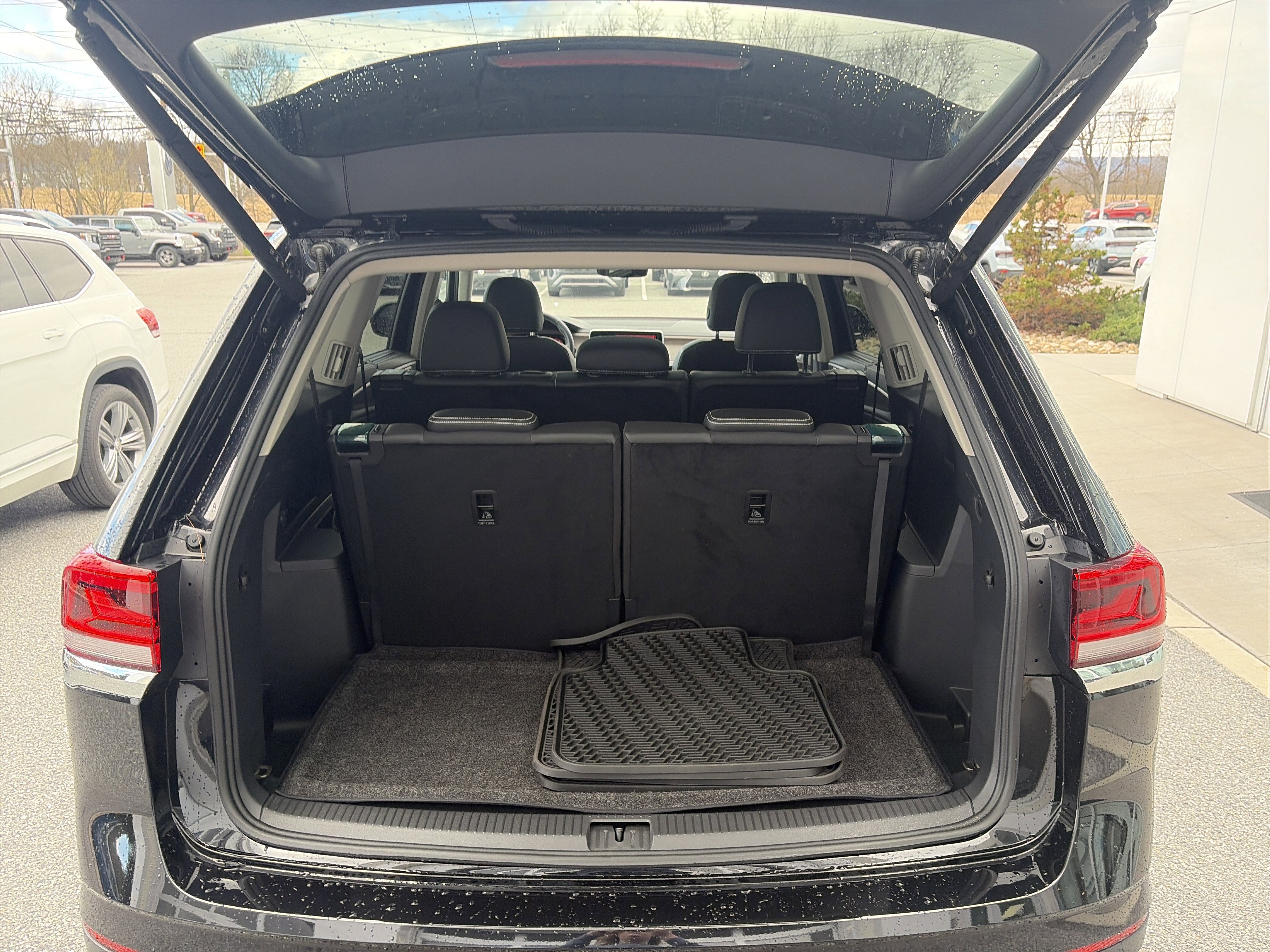 Used 2024 Volkswagen Atlas SEL image 32