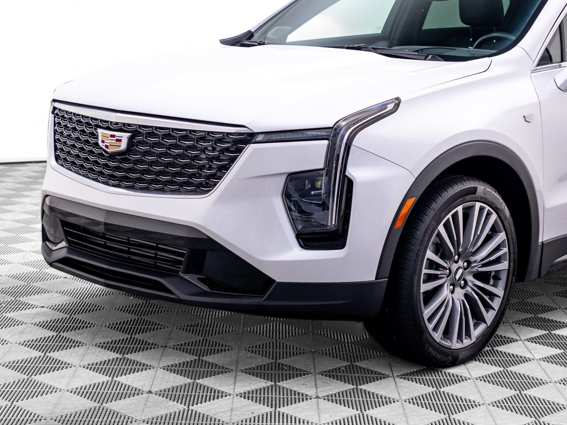 Certified 2024 Cadillac XT4 Premium Luxury w/ Technology Package FWD image 39
