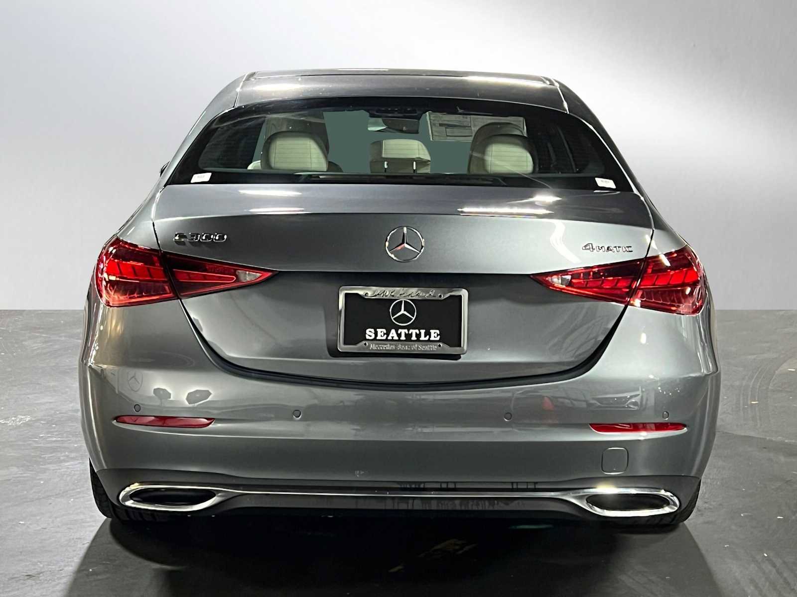 Used 2025 Mercedes-Benz C 300 4MATIC Sedan image 4