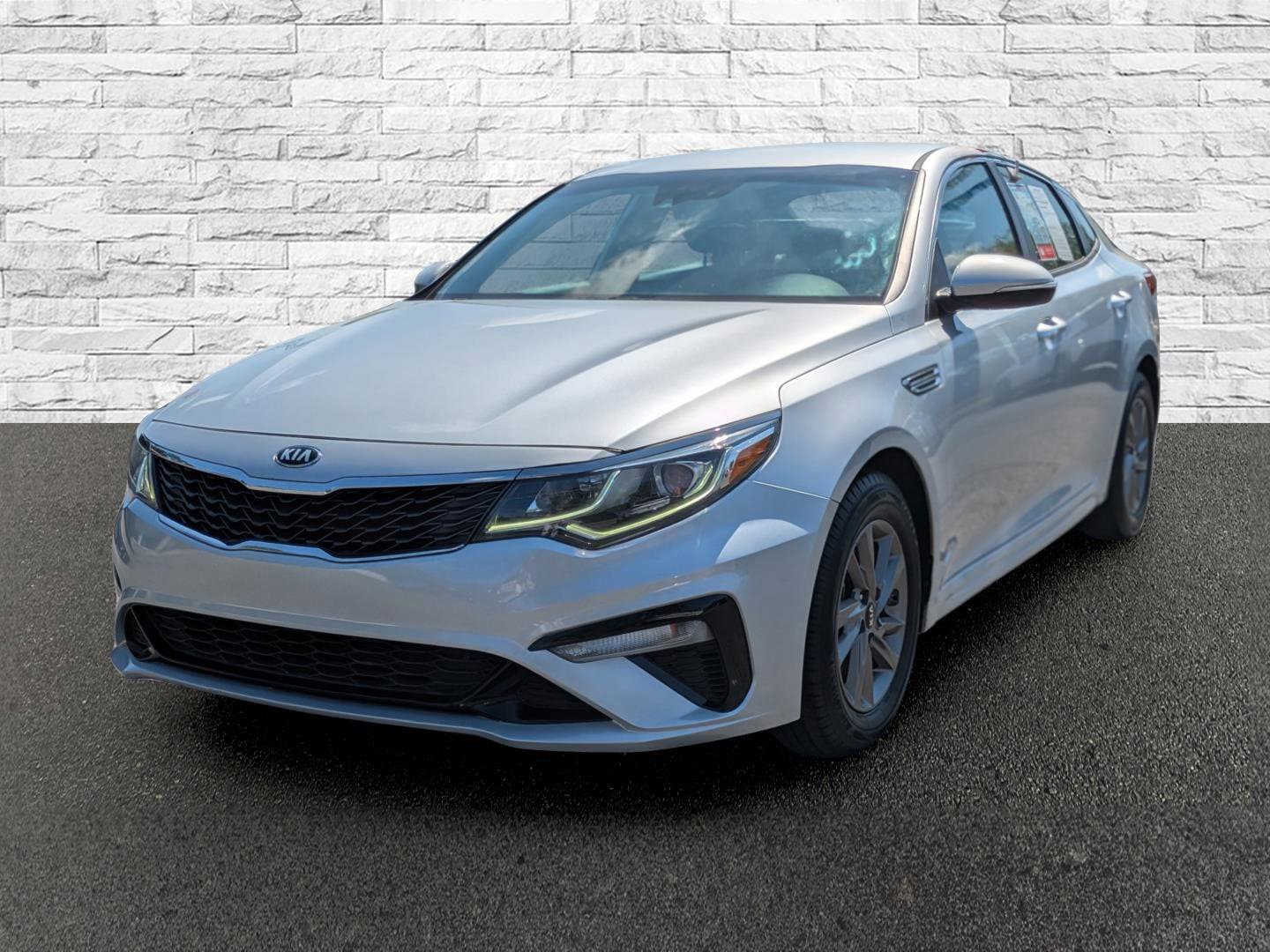 Used 2020 Kia Optima LX FWD image 2