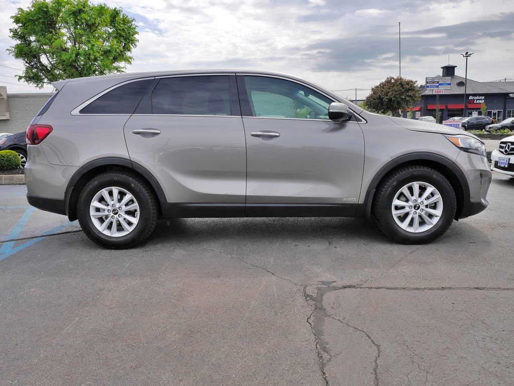 Used 2019 Kia Sorento LX AWD/4WD image 4