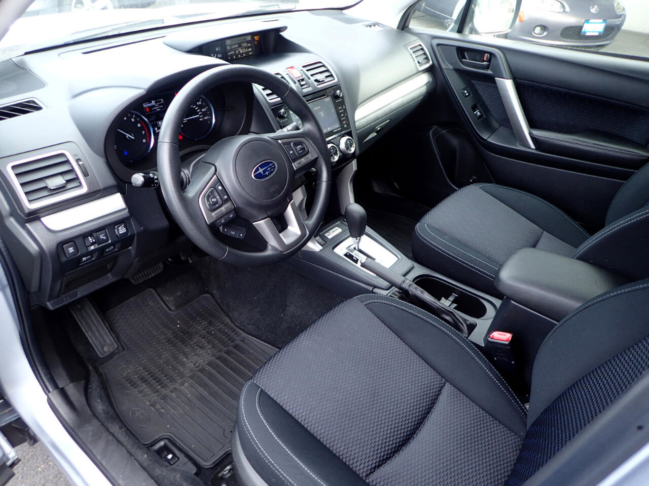 Used 2017 Subaru Forester 2.5i Premium image 9