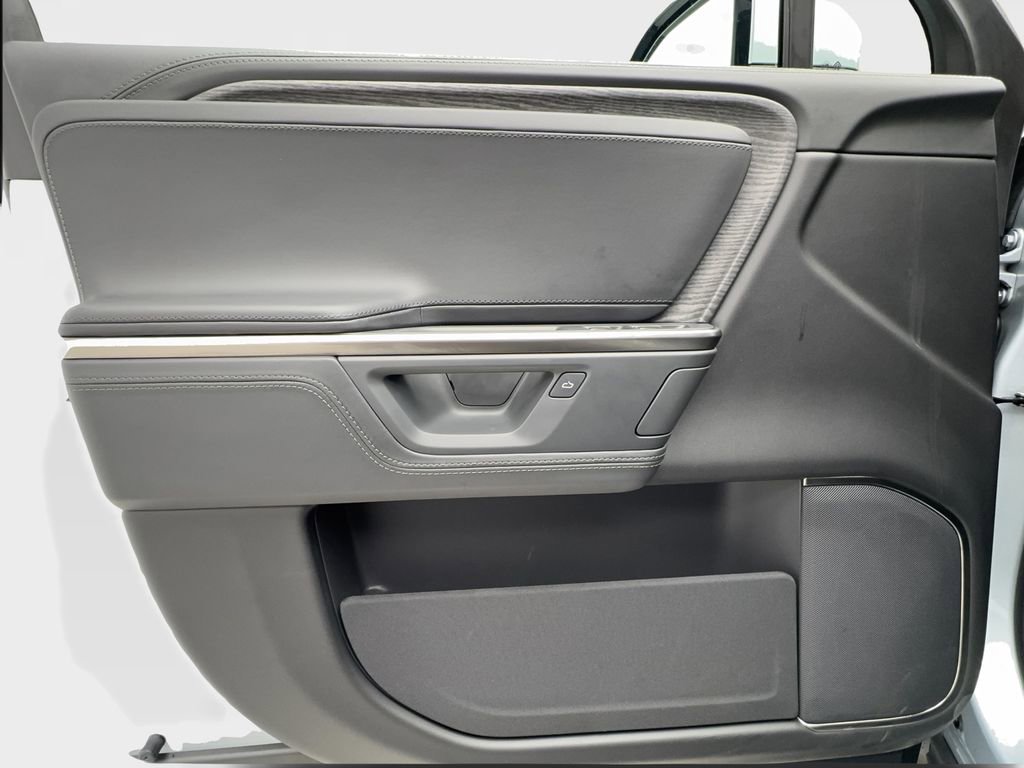 Used 2026 Rivian R1S Adventure image 21