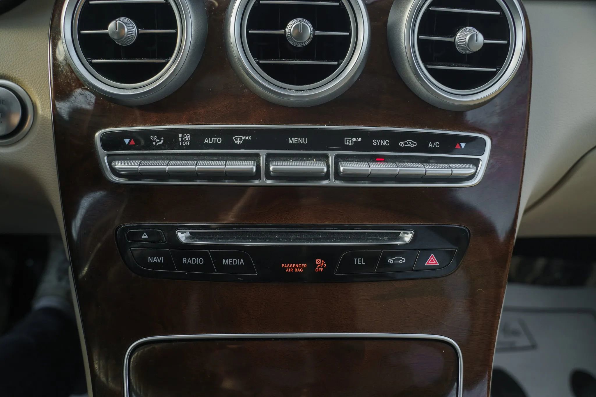 Used 2018 Mercedes-Benz GLC 300 GLC 300 4MATIC Sport Utility 4 image 26