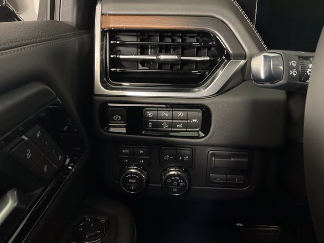 New 2026 GMC Yukon Denali w/ Denali Reserve Package AWD/4WD image 27