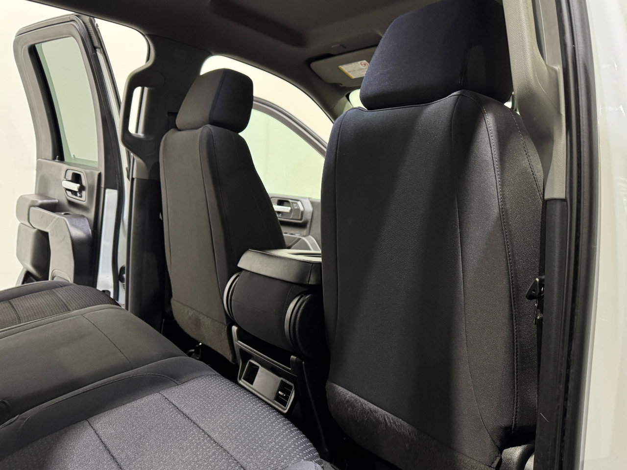 Used 2022 Chevrolet Silverado 2500 Custom w/ Custom Value Package image 18