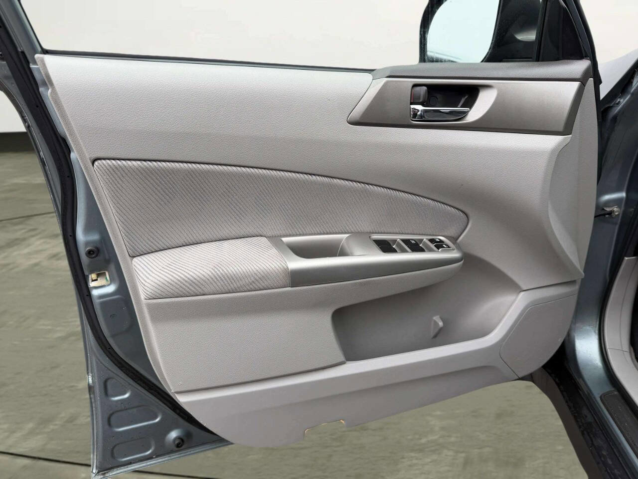 Used 2010 Subaru Forester 2.5X Premium w/ Popular Equipment Group 1A image 12