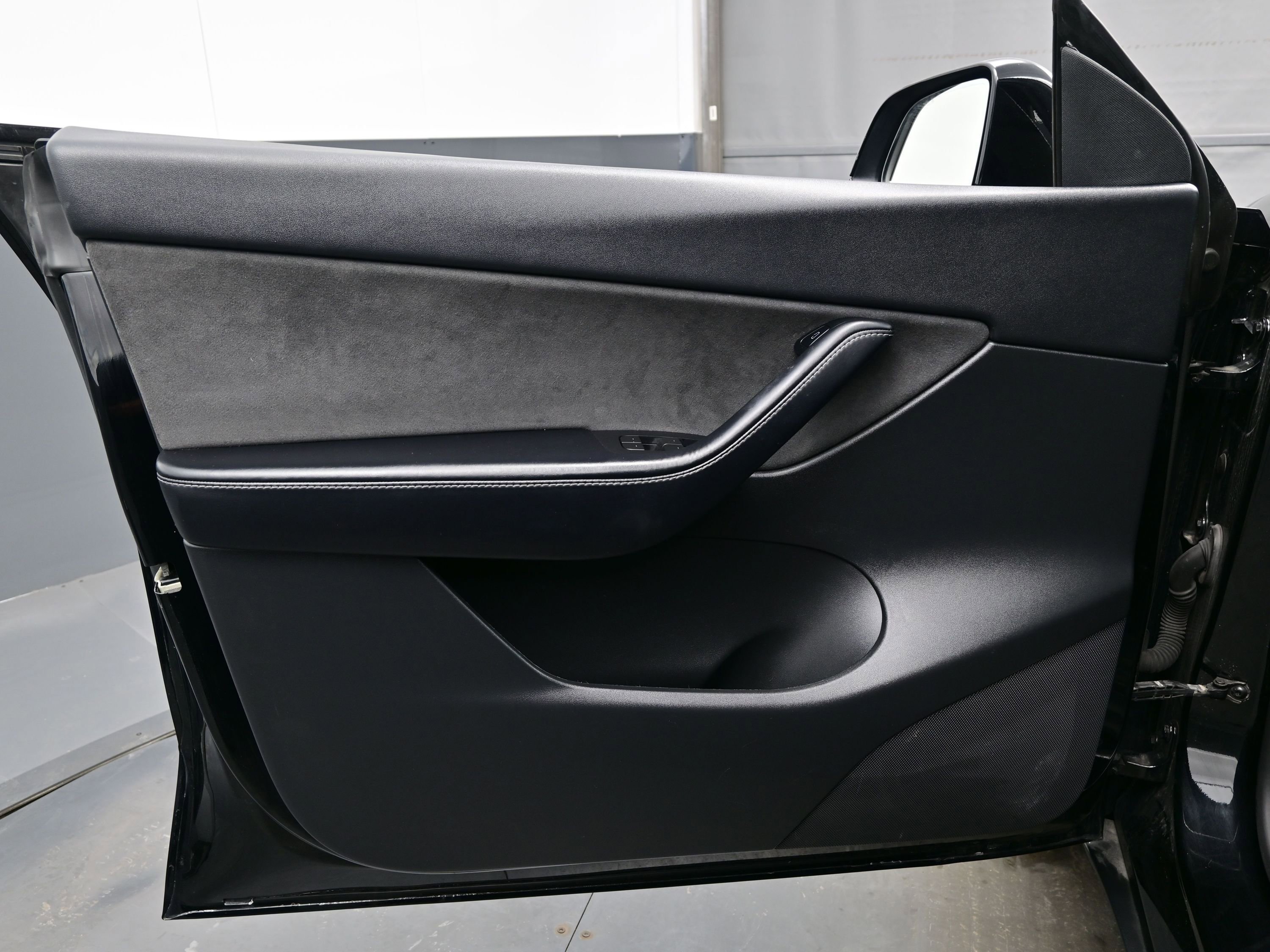 Used 2022 Tesla Model Y Performance image 9