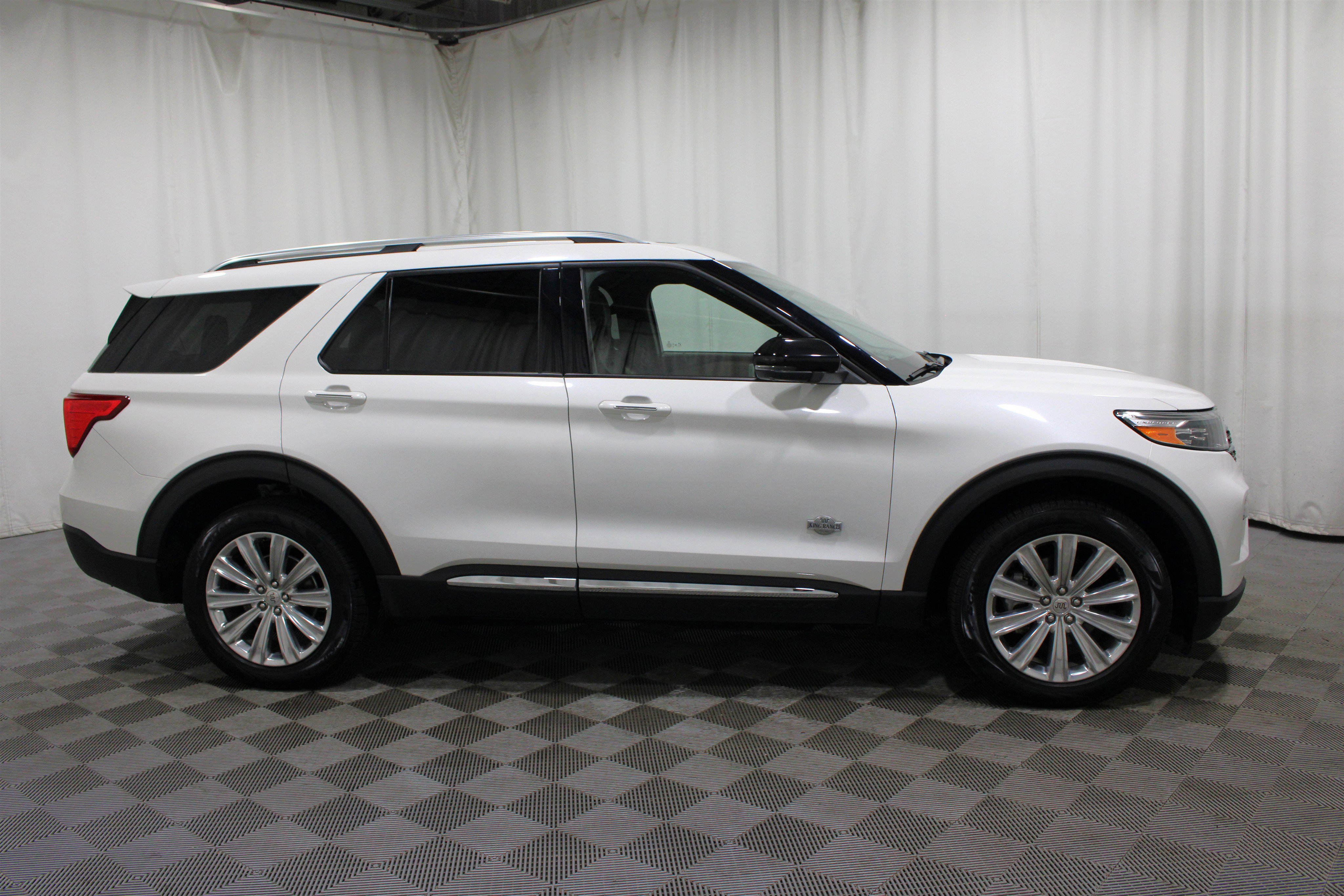 Used 2022 Ford Explorer King Ranch w/ Technology Package AWD/4WD image 32