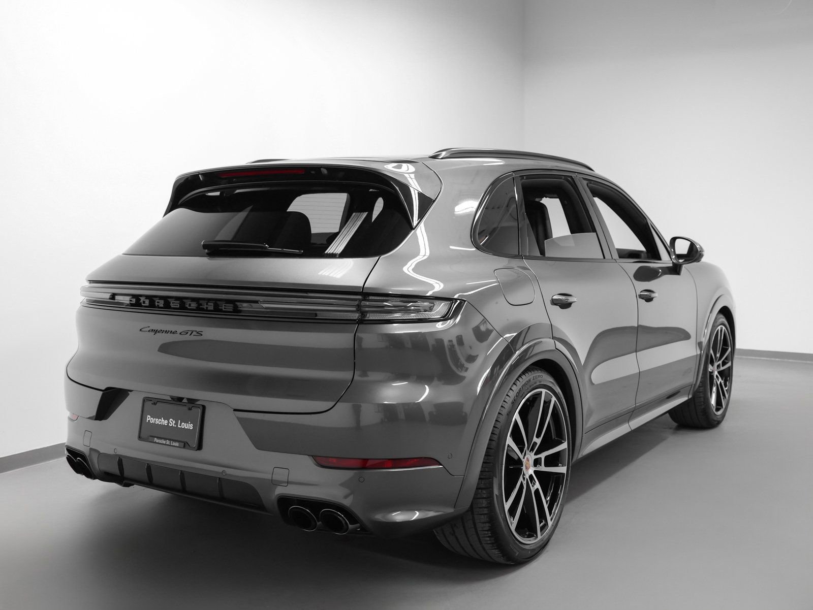 New 2026 Porsche Cayenne GTS image 12
