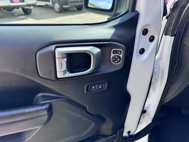 Used 2023 Jeep Wrangler Unlimited w/ Cold Weather Group AWD/4WD image 19