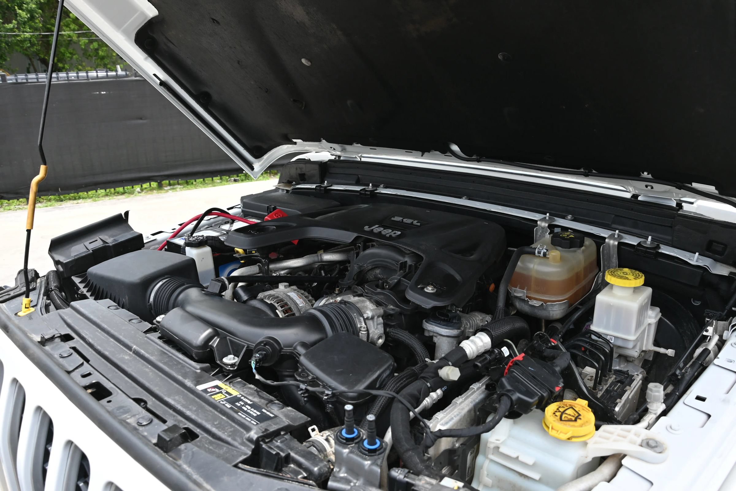 Used 2020 Jeep Gladiator Overland AWD/4WD image 22